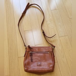 Dooney & Bourke crossbody cognac bag